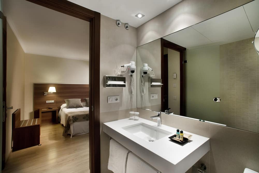 イビス スタイルズ フィゲレス ロンダ 写真