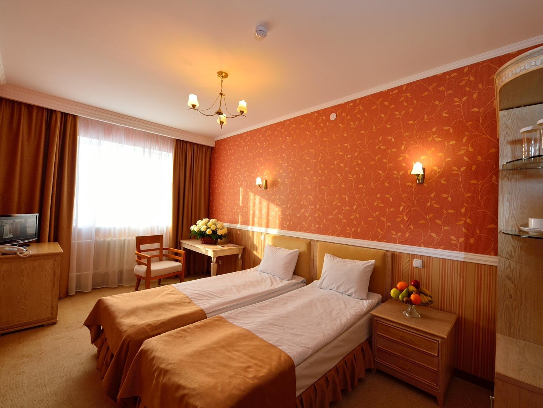 オー アザマット 写真