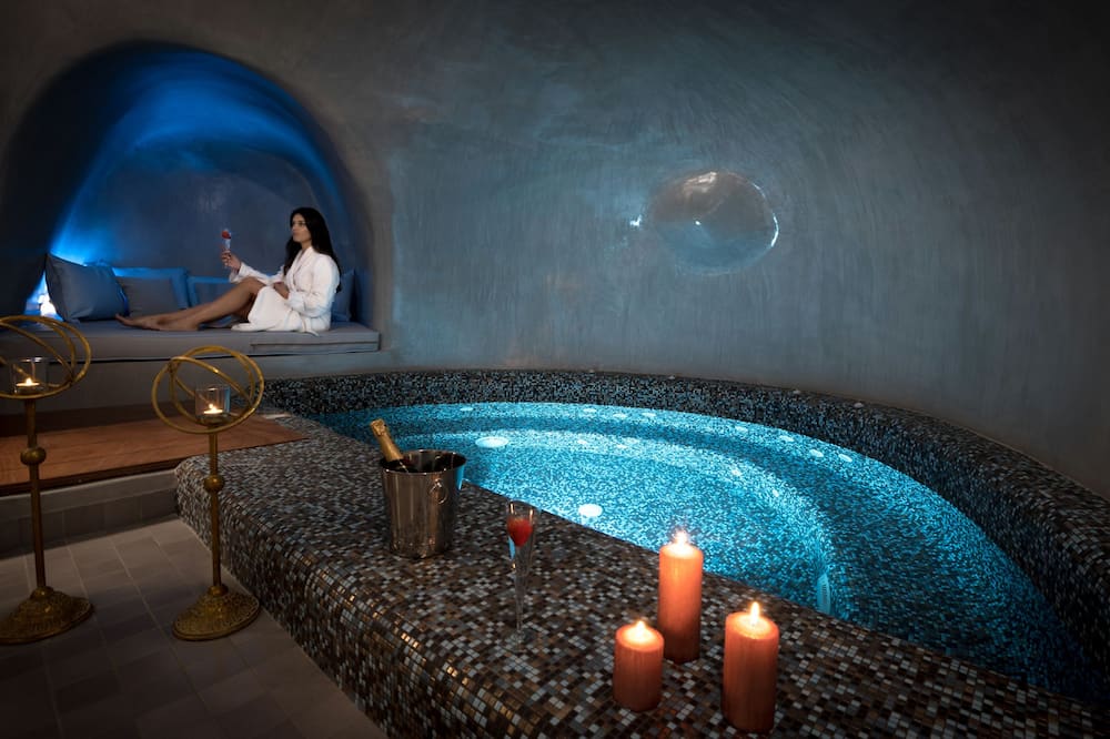 ネフェリ ホームズ - 大人専用 写真