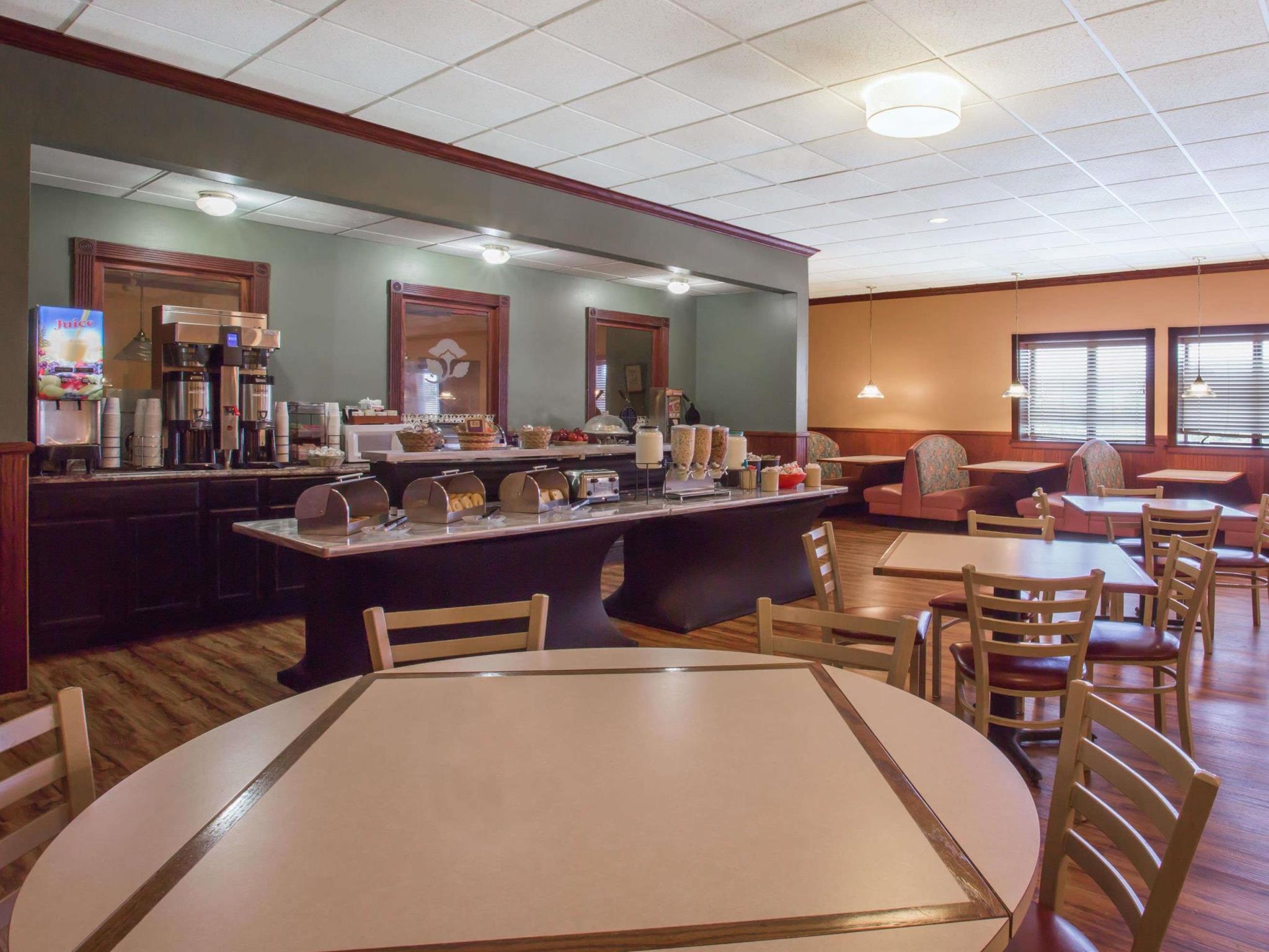 ラマダ バイ ウィンダム ウィズビル 写真