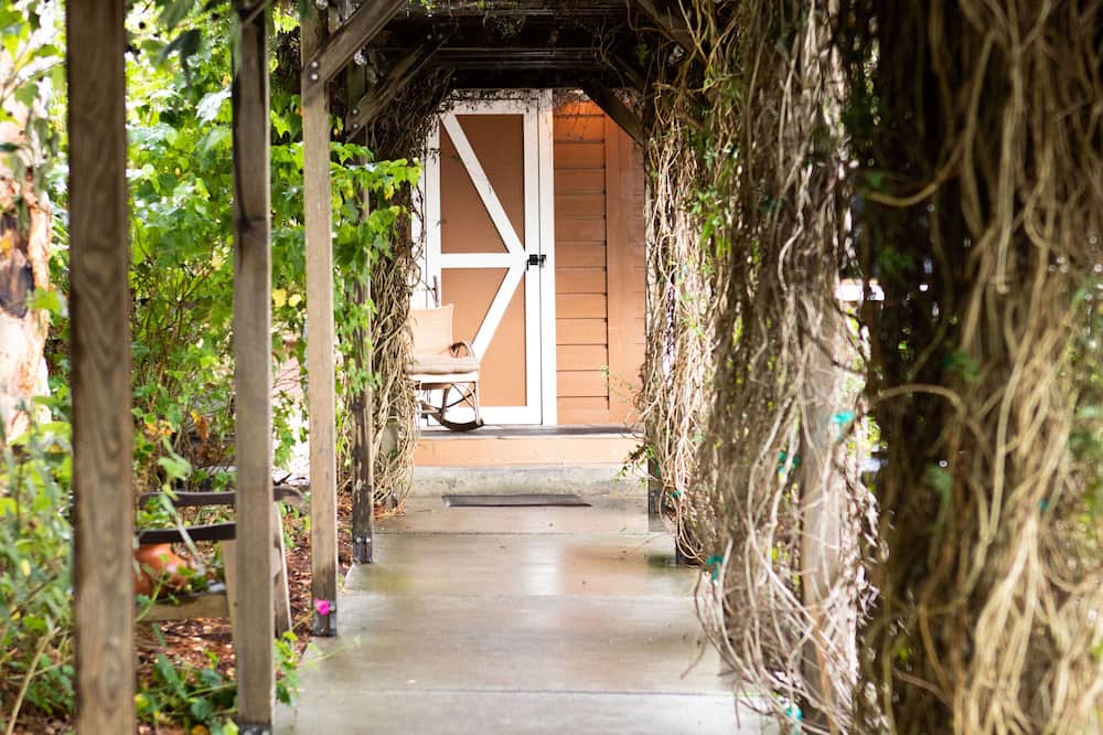 The J Patrick House 写真