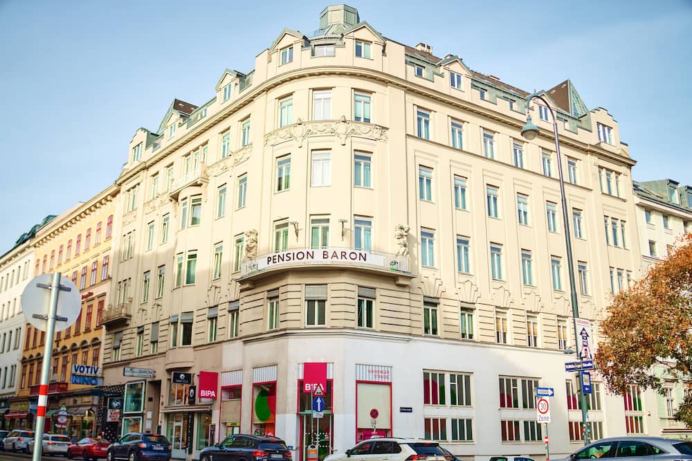 ホテル ペンション バロン アム ショッテントーア 写真