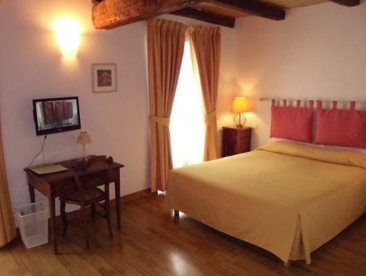 ホテル デュ ドンジョン 写真