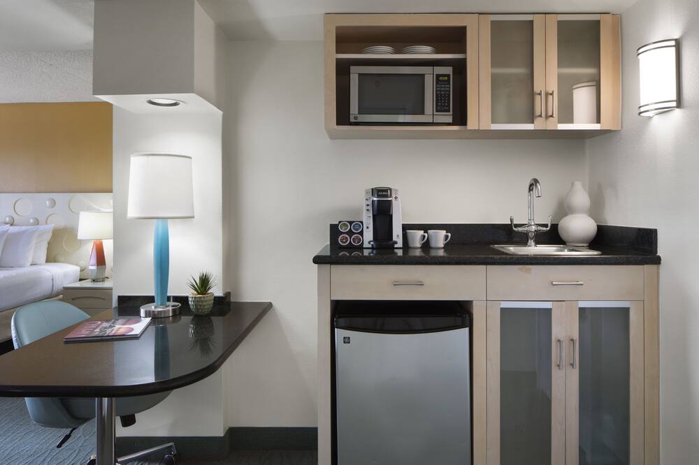 ココナット ワイキキ ホテル 写真