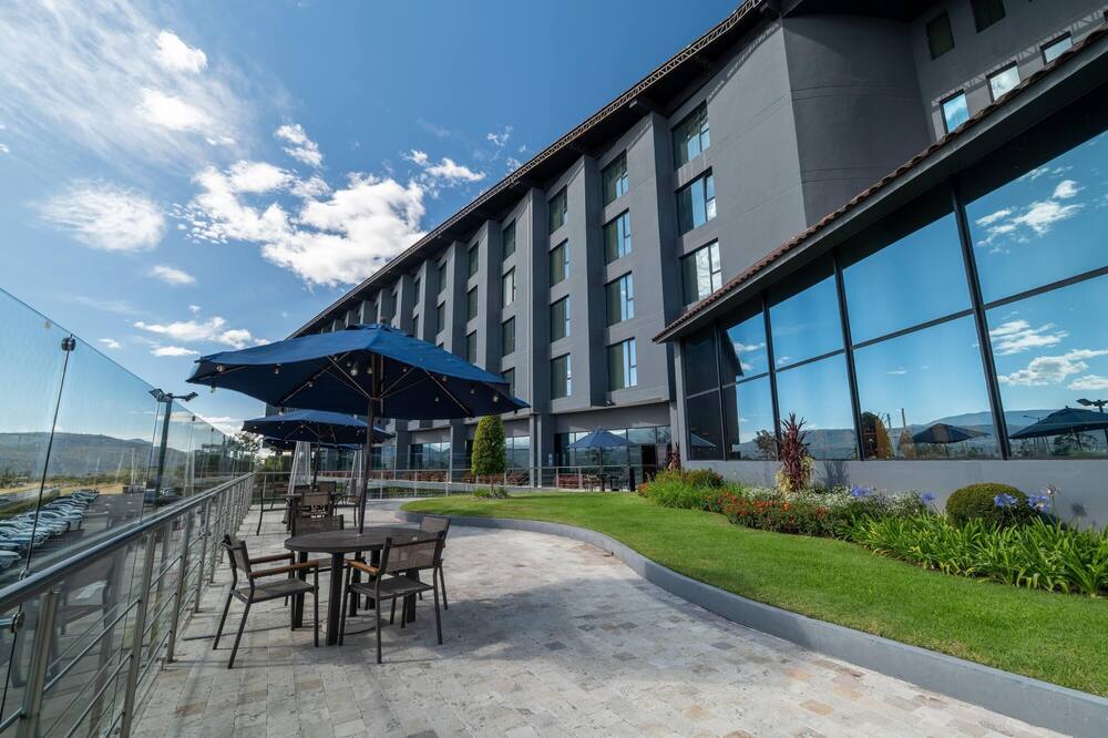 ウィンダム キト エアポート 写真