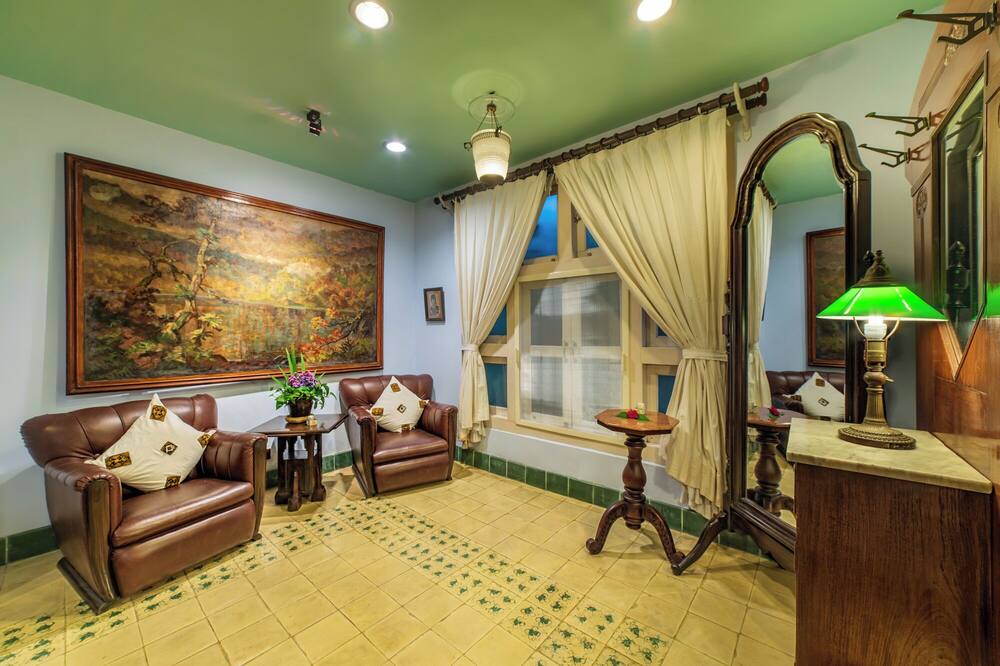 ホテル トゥグ ブリター 写真