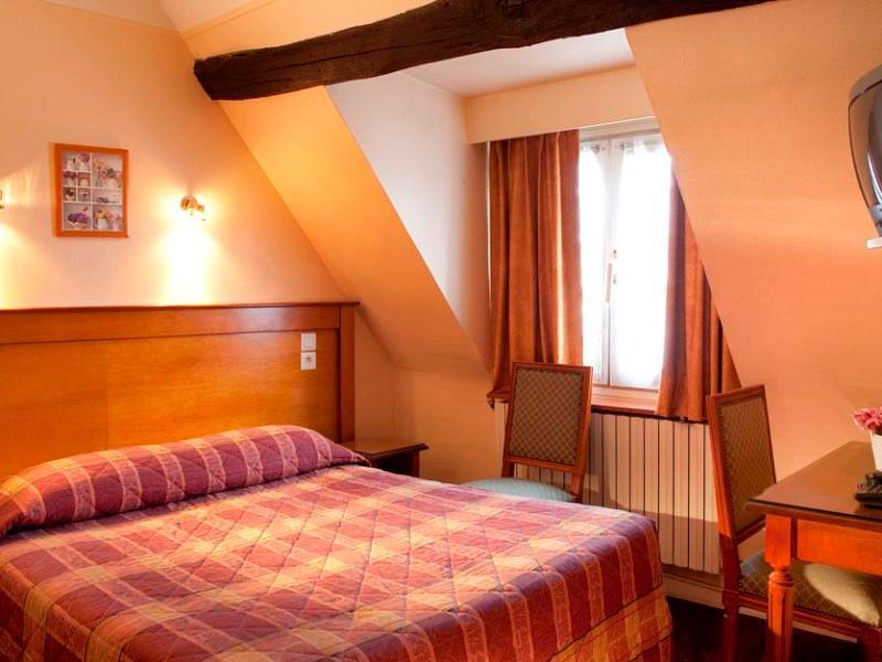 ホテル モンパンシエ 写真