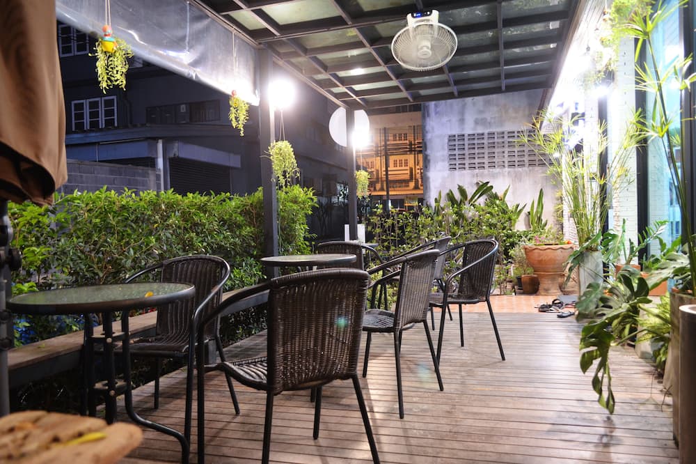 アーリー バード ホステル アユタヤ 写真