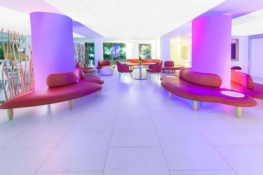 アダラ エクスプレス 写真