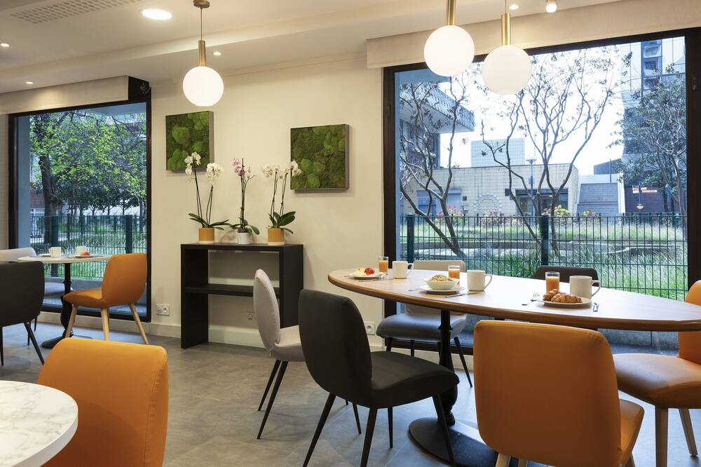 シタディーヌ ラ デファンス パリ 写真