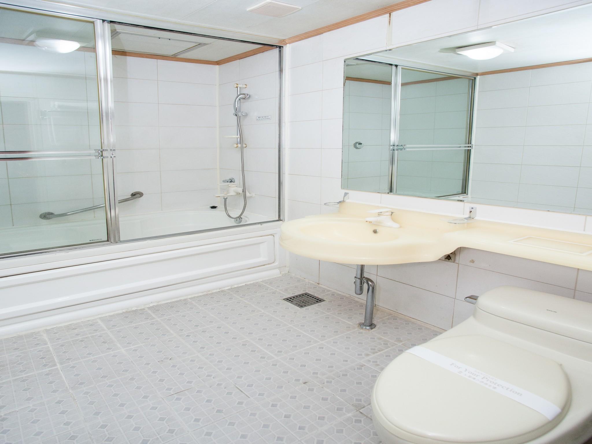 ノブレッセ ツーリスト ホテル 写真