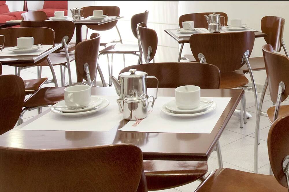 ホテル モネガル 写真