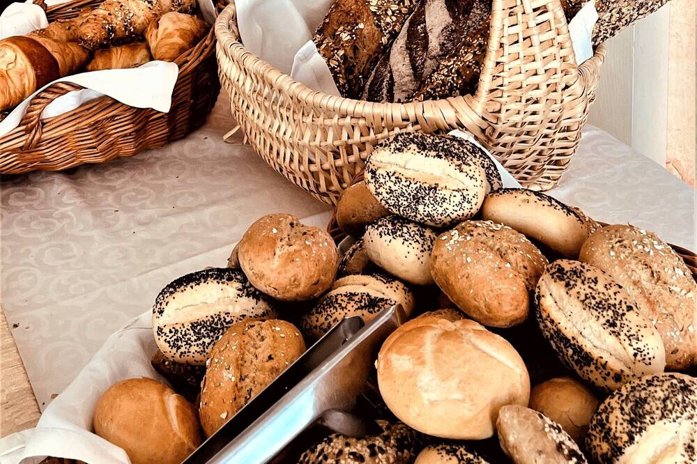 ホテル シュヴァイツァーホフ グルメ & スパ 写真