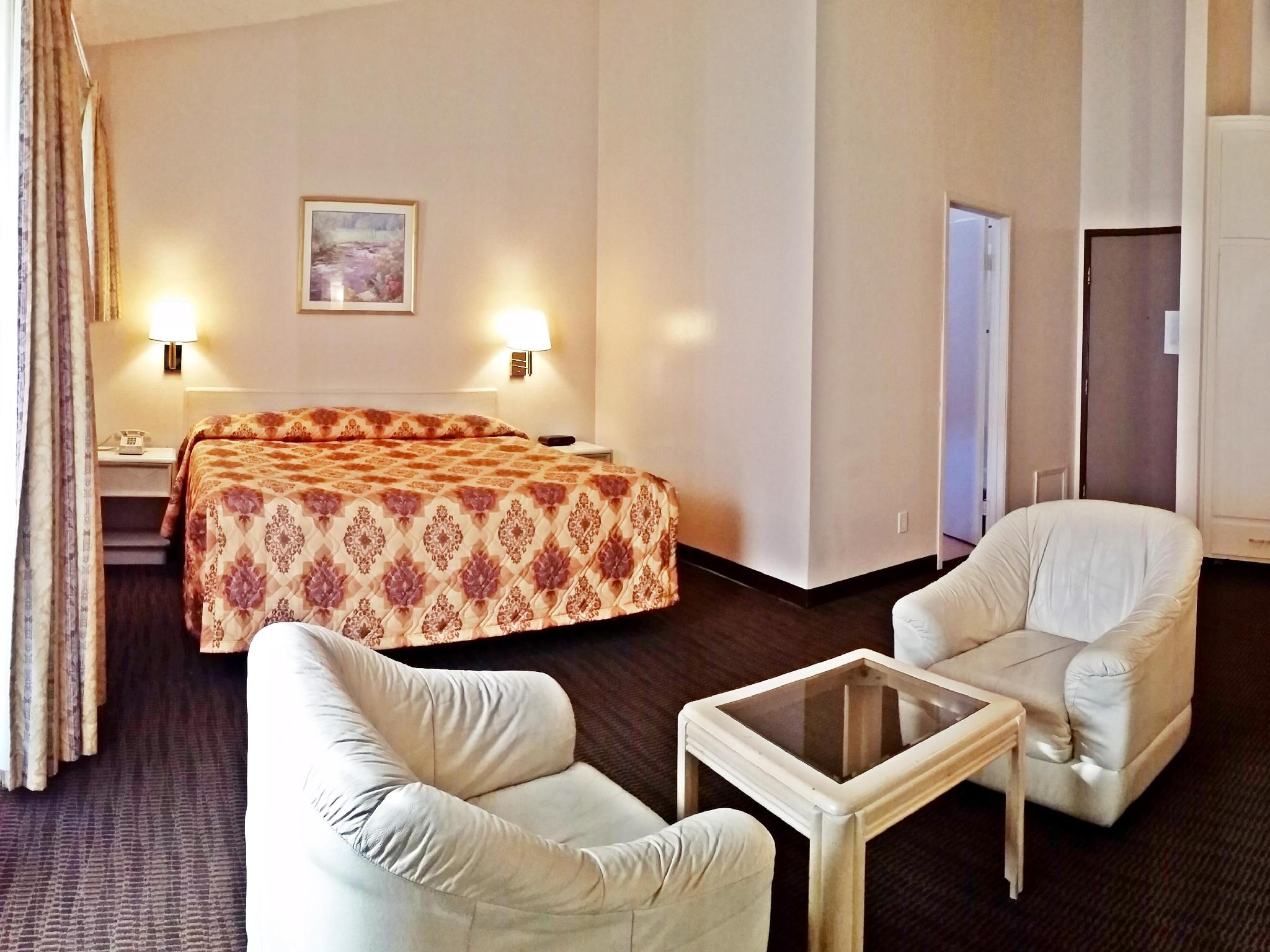 ホテル パシフィック ガーデン ニア LAX アンド ソフィ スタジアム 写真