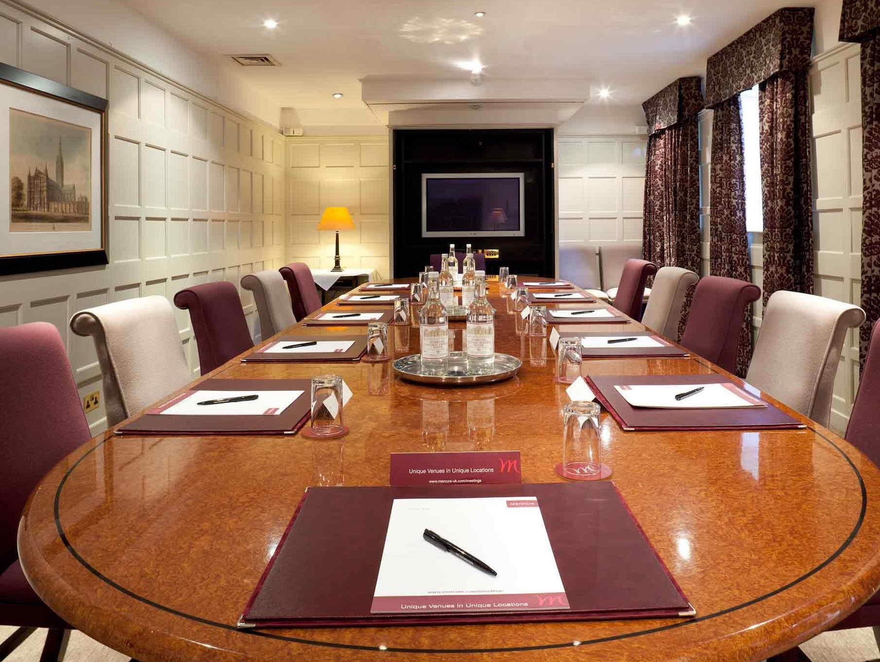 メルキュール ソールズベリー ホワイト ハート ホテル 写真