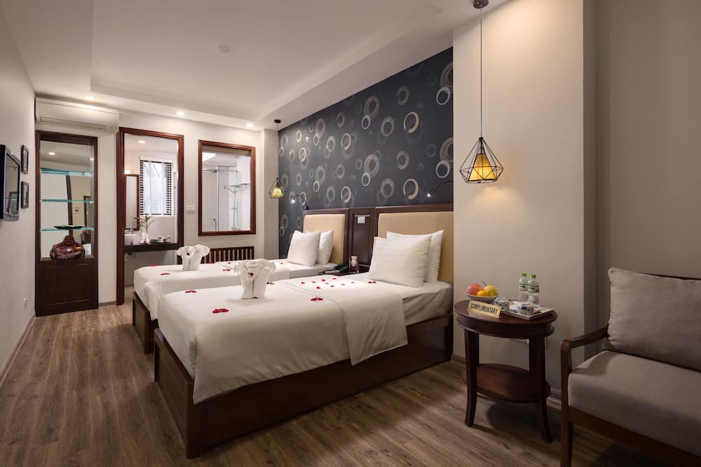 ホリデイ エメラルド ホテル 写真