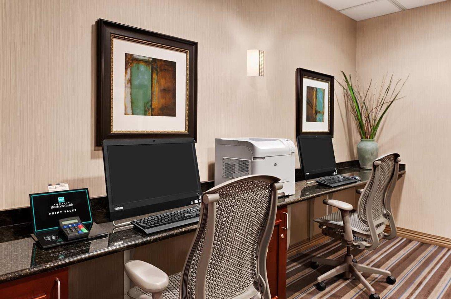 Embassy Suites by Kansas City Plaza 写真