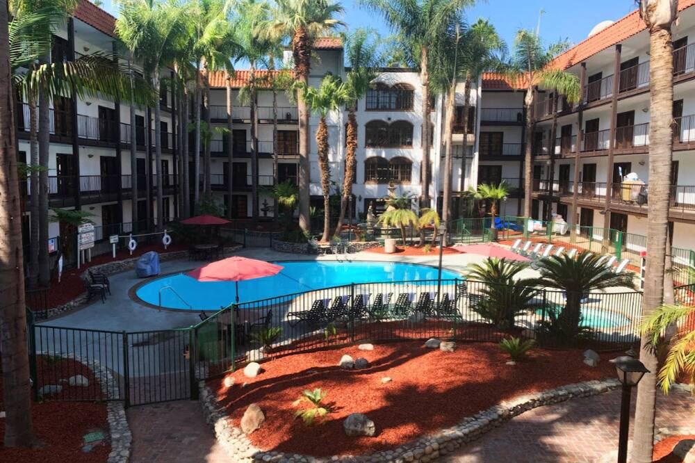 ブエナ パーク グランド ホテル ＆ スイーツ 写真