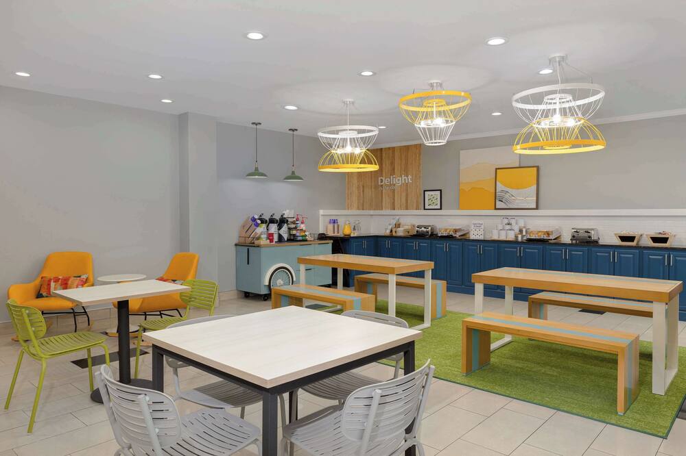 スパーク バイ ヒルトン エバンズビル イースト, IN 写真