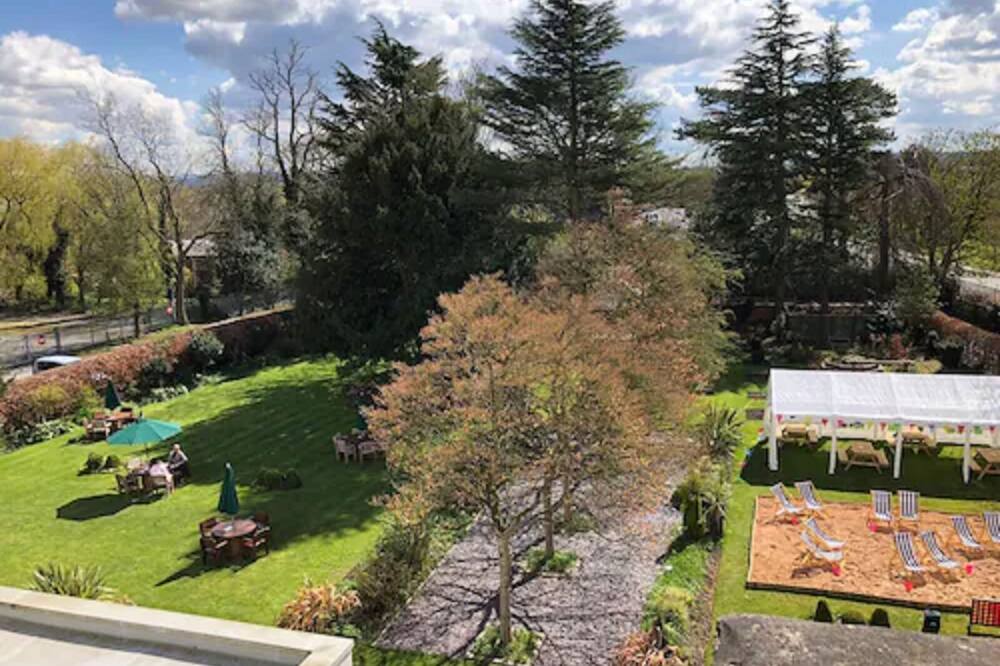 ベストウェスタン  プラス パインウッド マンチェスター エアポート  ウィルムズロー  ホテル 写真