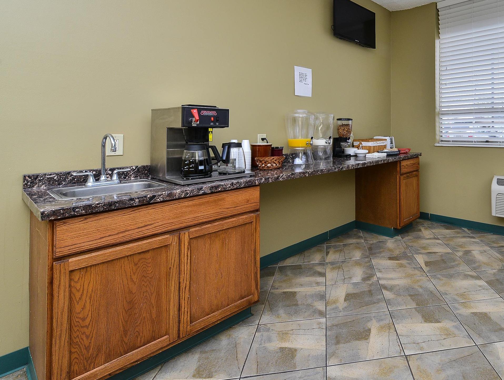 トラベロッジ バイ ウィンダム クリーブランド エアポート 写真