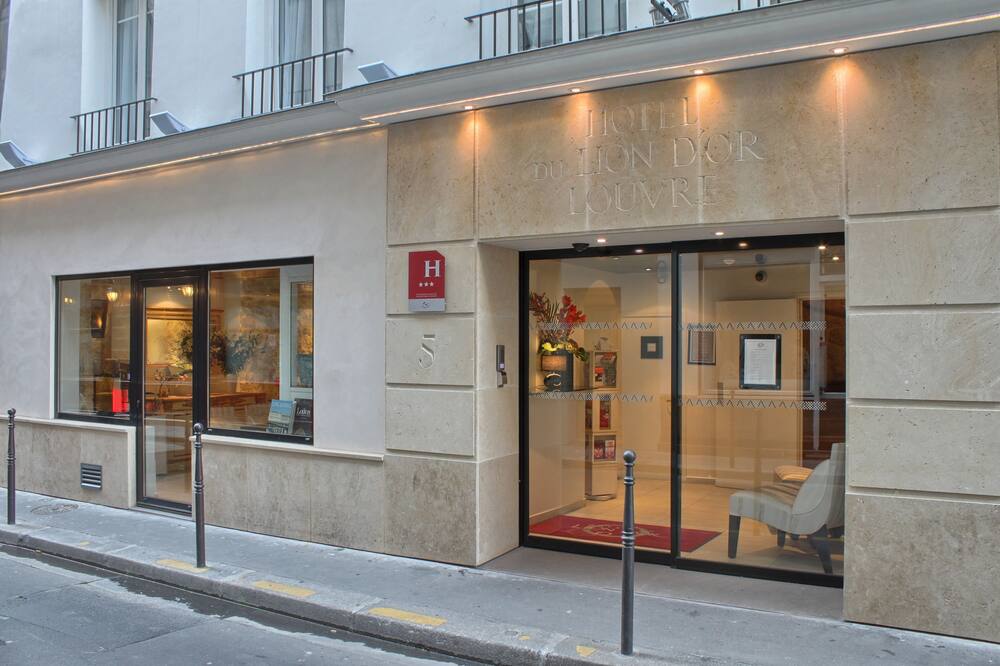 ホテル ドュ リオン ドール ルーブル 写真