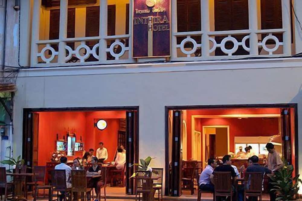 インティラ ターケーク 写真