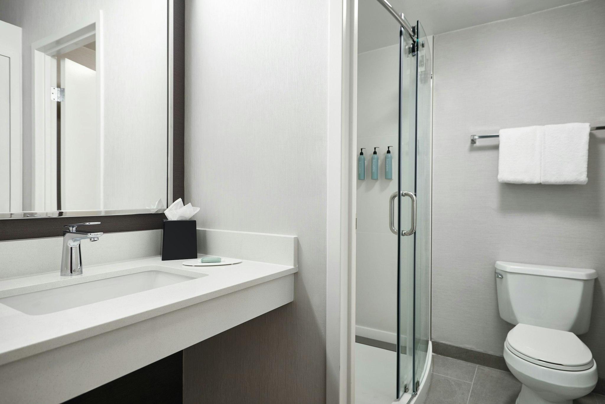 Courtyard by Marriott St. Louis Westport Plaza 写真