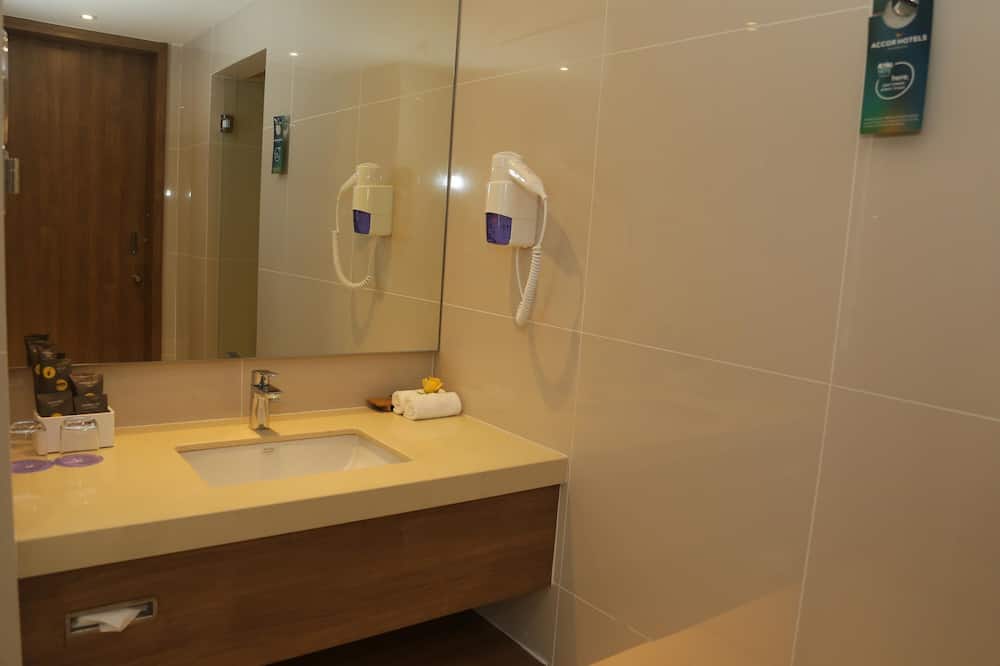 ノボテル タイピン ペラ 写真