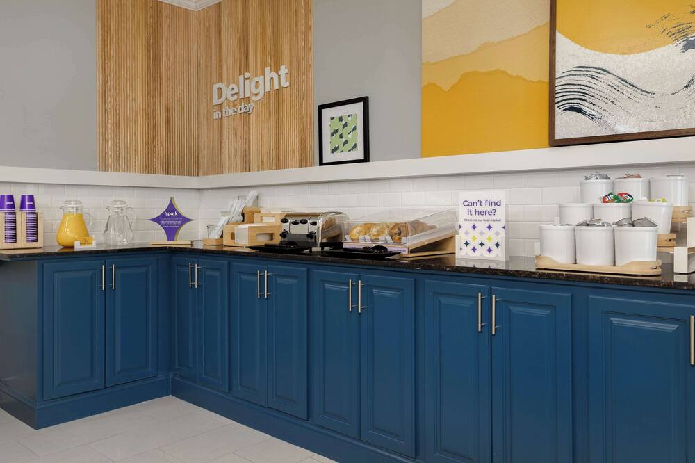 スパーク バイ ヒルトン エバンズビル イースト, IN 写真