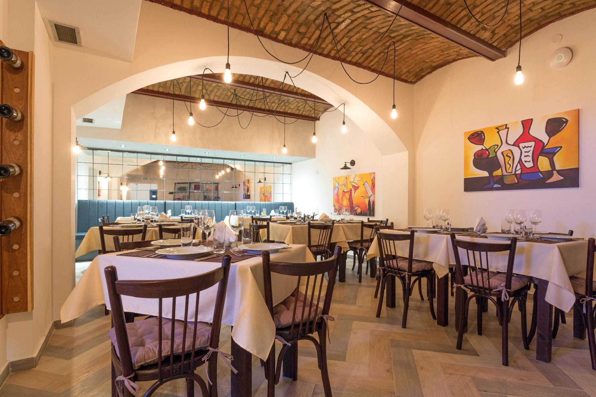 キャピタル ホテル ガルニ 写真