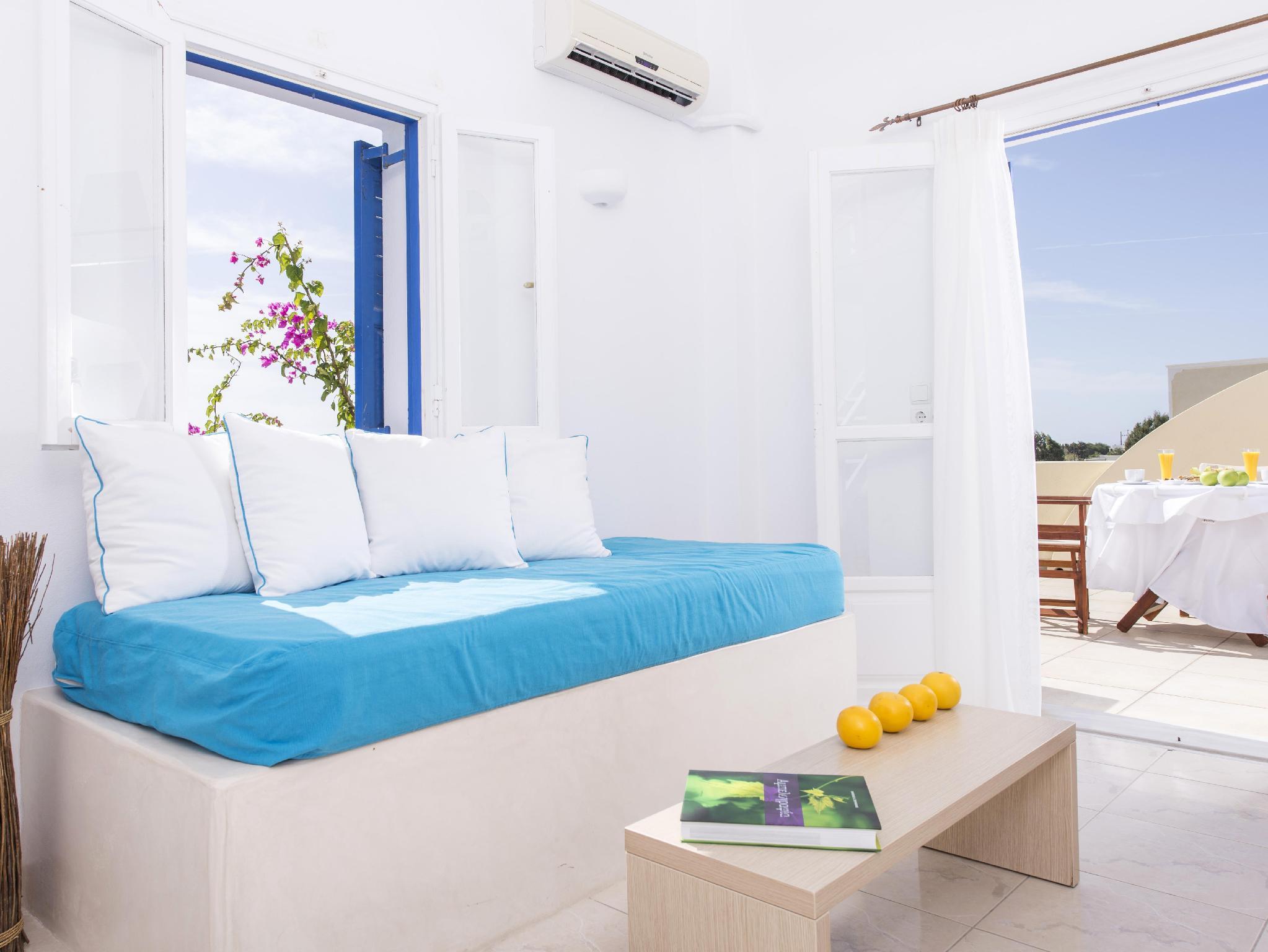 ベラ サントリーニ スタジオズ 写真