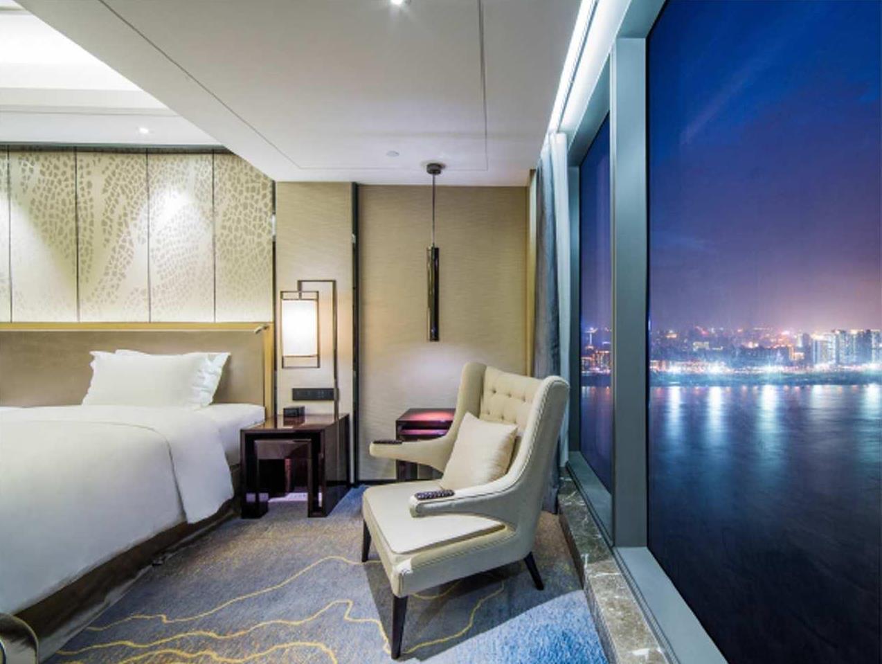 ヒルトン ヂューヂョウ 写真