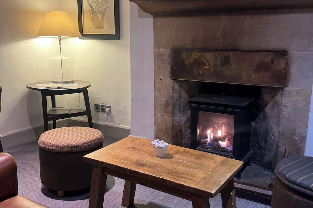 ノエル アームズ ホテル 写真