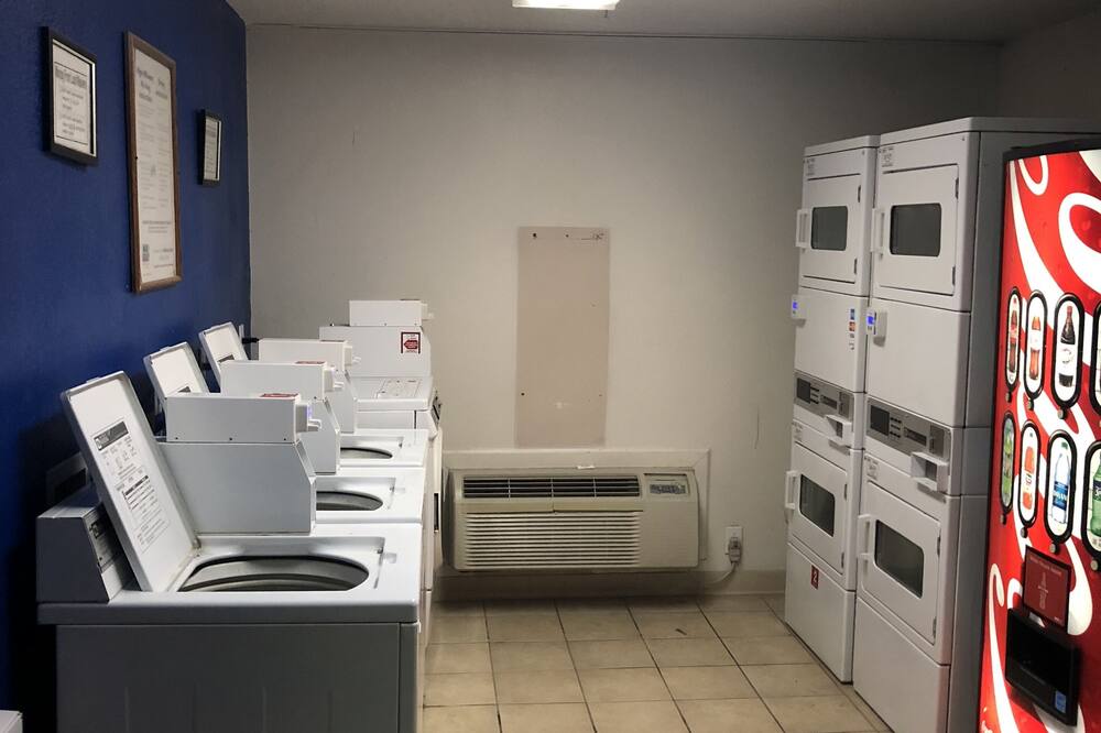 インタウン スイーツ エクステンデット ステイ マーフリーズボロ テネシー - MSU 写真