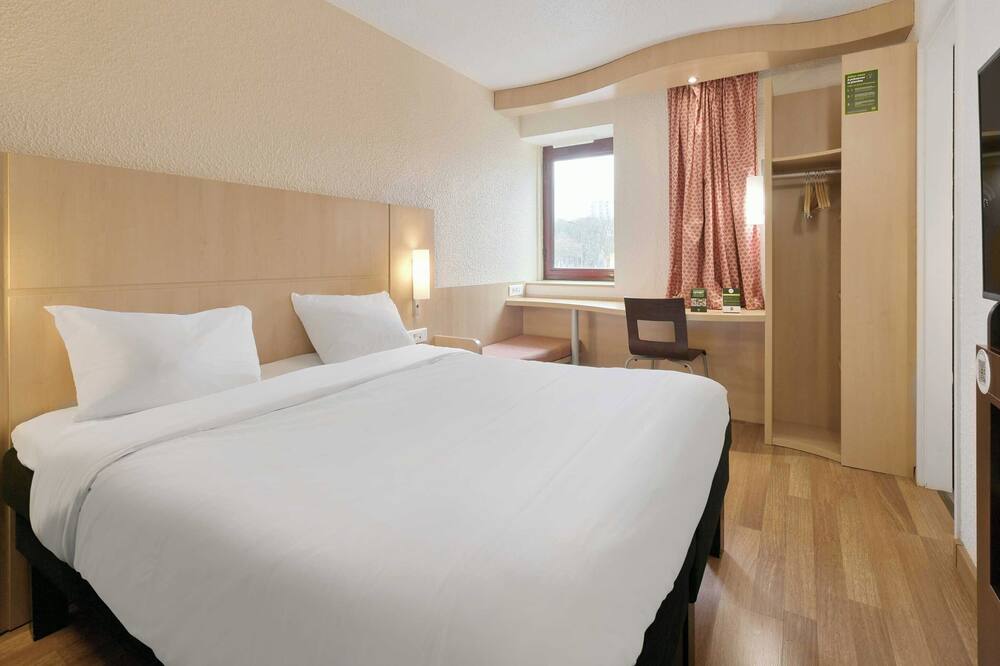 B&B ホテル ル マン セントル カテドラル 写真