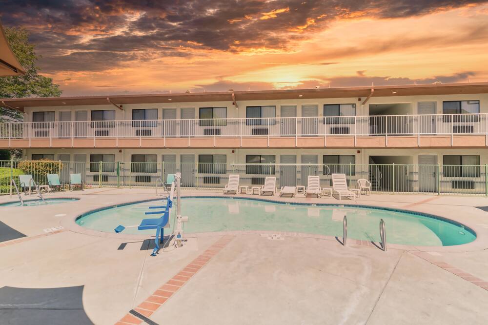 ヨセミテのオークハースト イン 写真