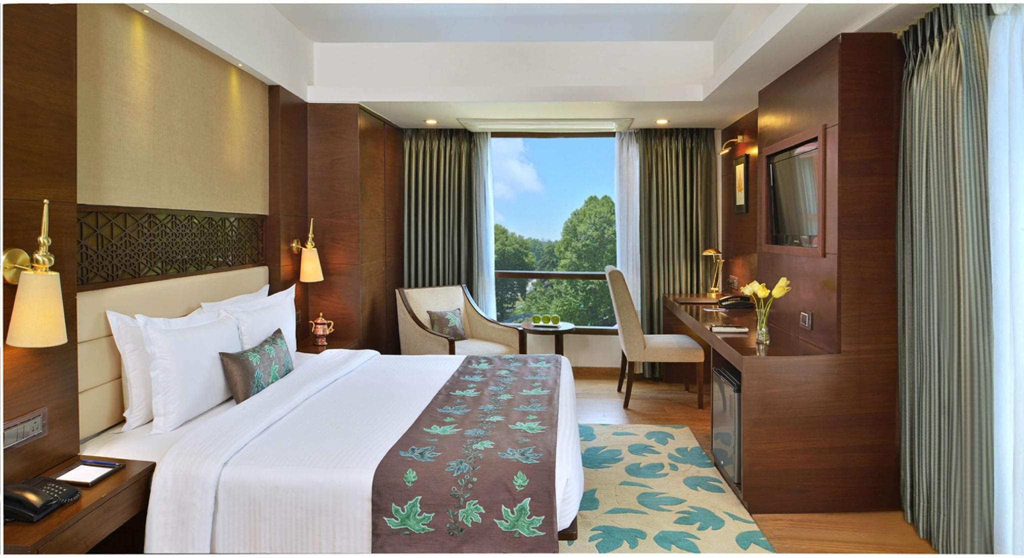 Golden Tulip Srinagar (formerly RK Sarovar Portico Srinagar) 写真