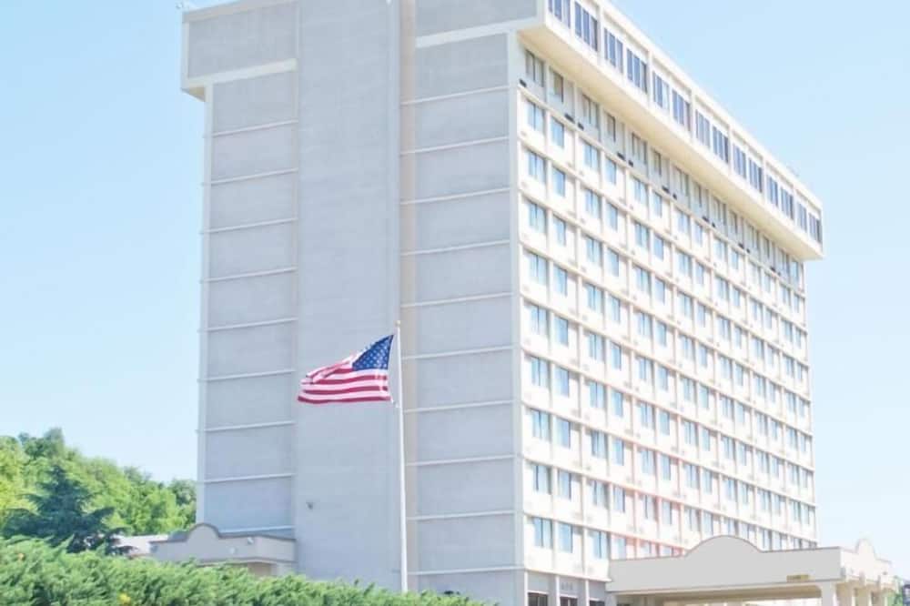 ラマダ バイ ウィンダム ノース バーゲン 写真