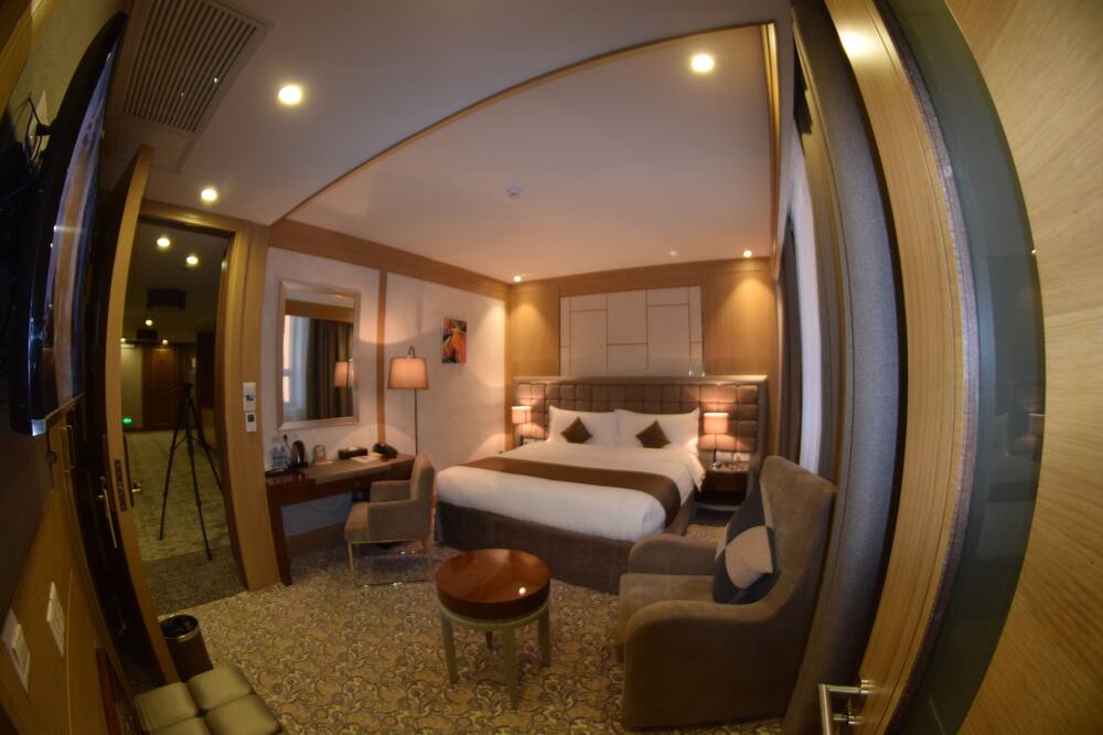 ロイヤル マウンテン ホテル 写真