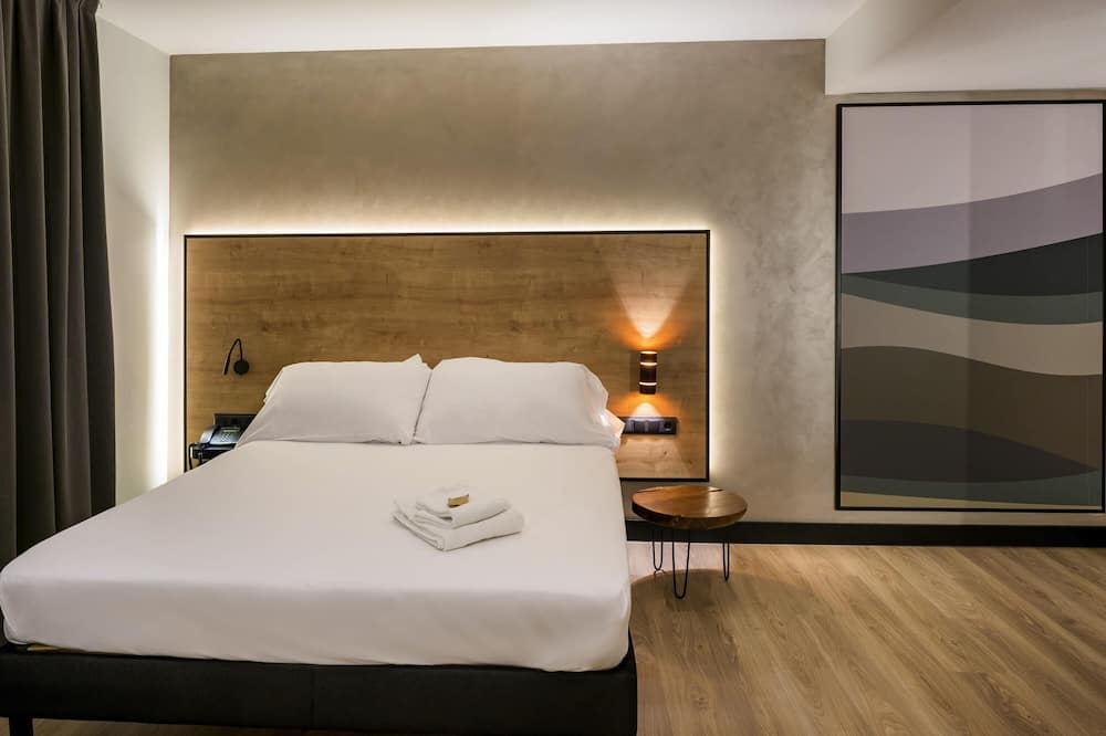 イビス スタイルズ フィゲレス ロンダ 写真