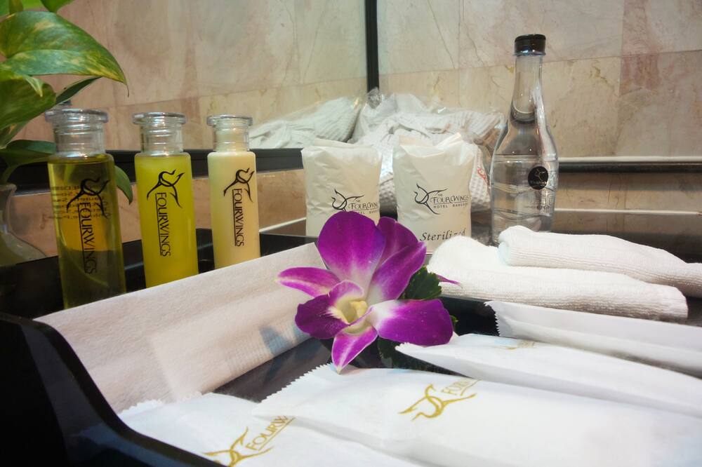 フォーウィングス ホテル 写真