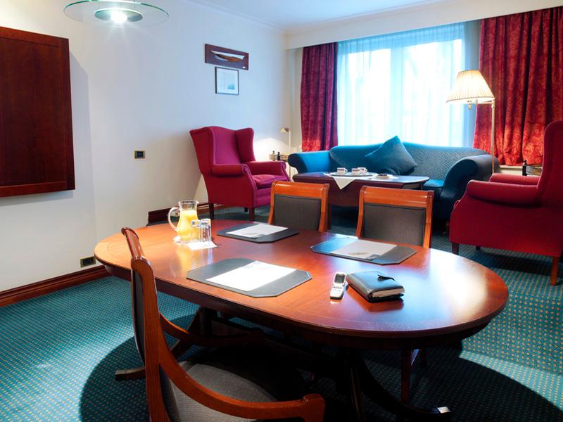 ユーロスターズ モンゴメリー ホテル 写真