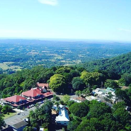 Mayfield on Montville 写真