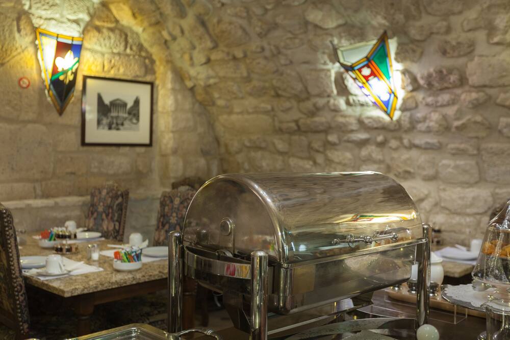 グラン ホテル ドゥ リュニヴェール サンジェルマン 写真