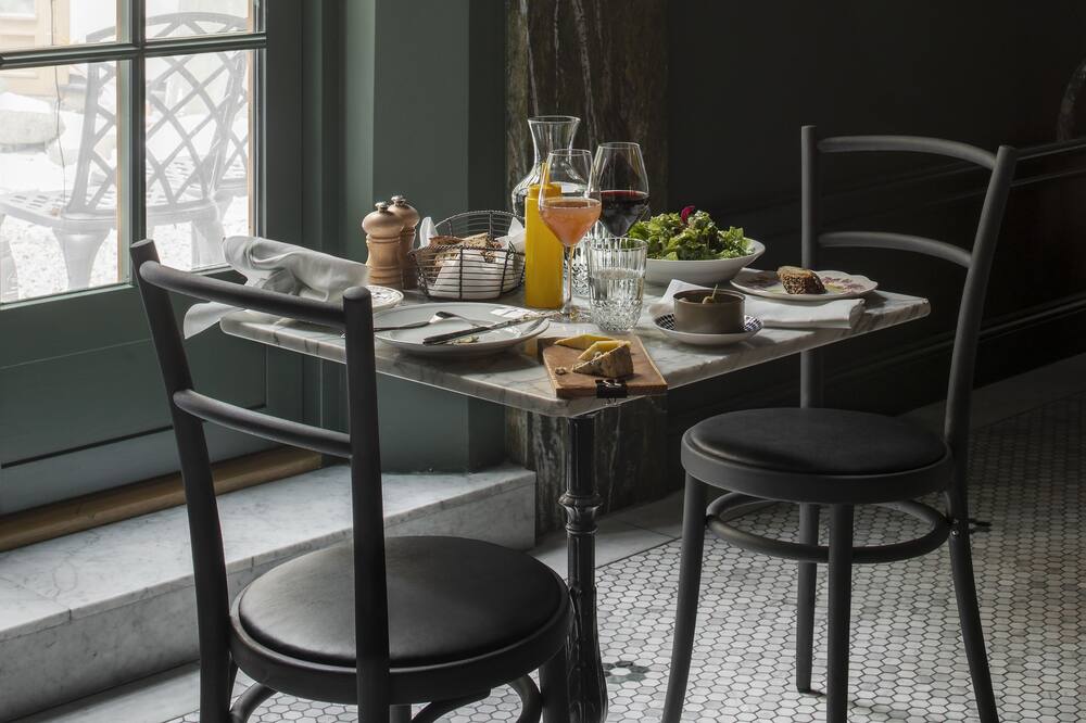 ザ スパロー ホテル 写真