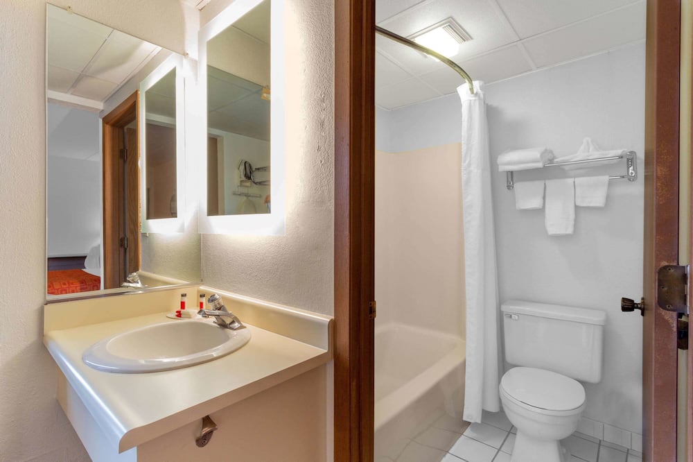 ハワード ジョンソン バイ ウィンダム ウォキーガン グレート レイクス 写真