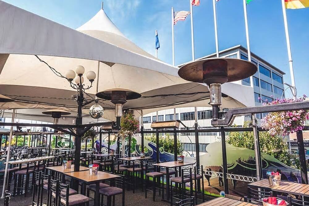 ストラスコナ ホテル 写真