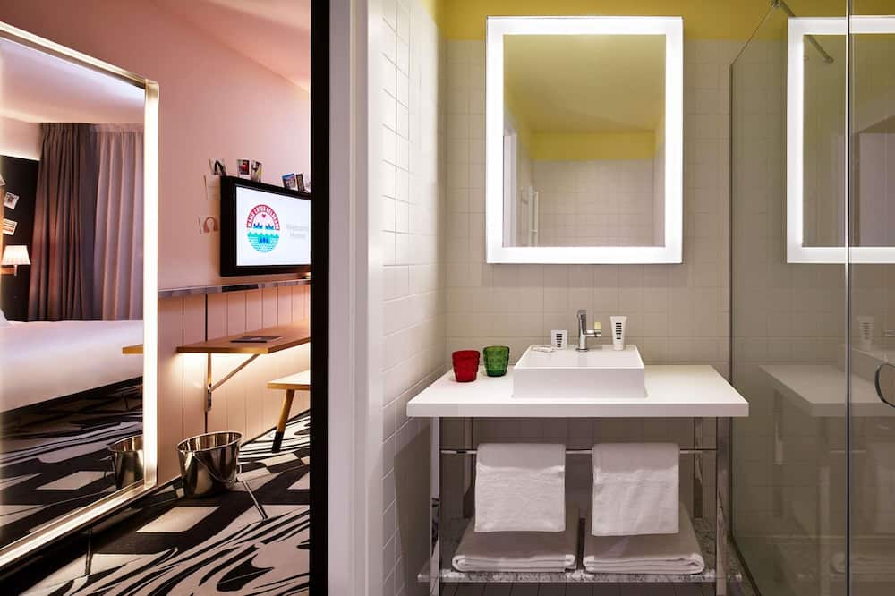 ママ シェルター ベオグラード 写真