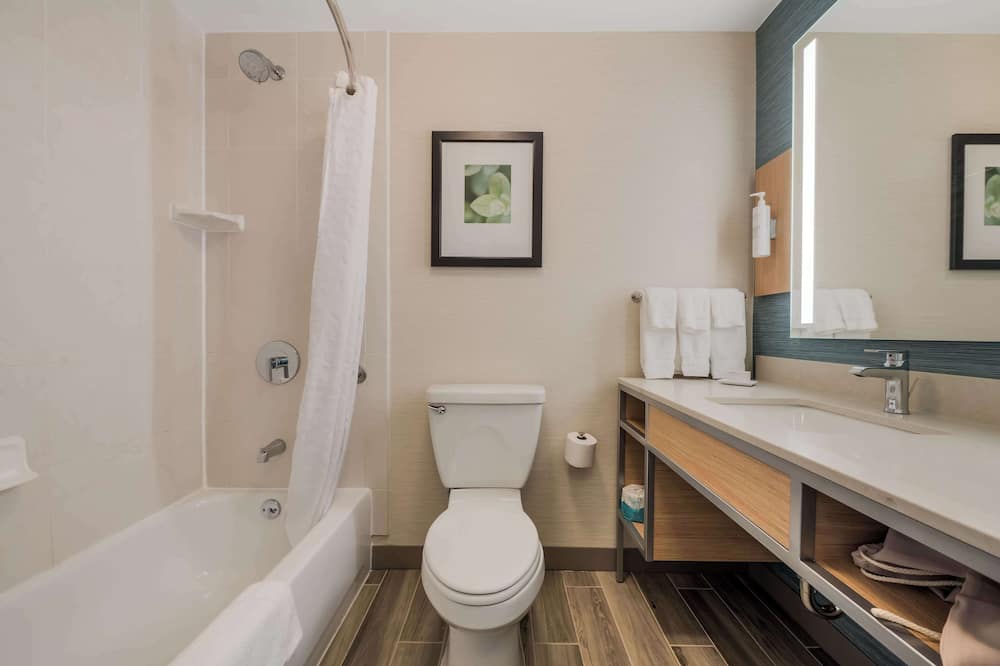 ヒルトン ガーデン イン ロックフォード 写真